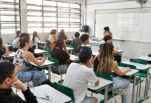 Photo of Estudantes brancos apresentam melhores notas do que colegas negros em Português e Matemática, aponta estudo | São Paulo